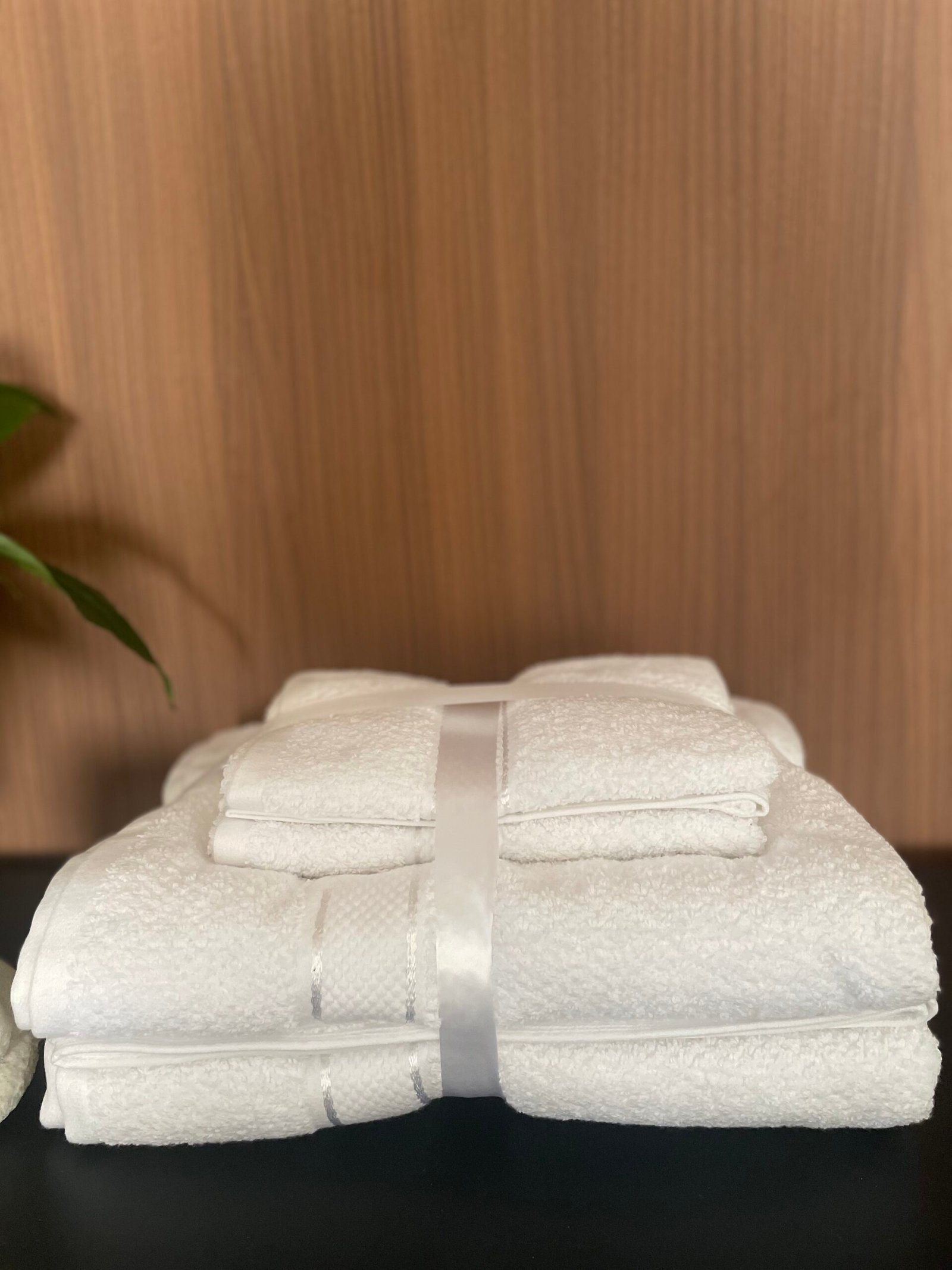 Premium 550 GSM Cotton White Towel Set.